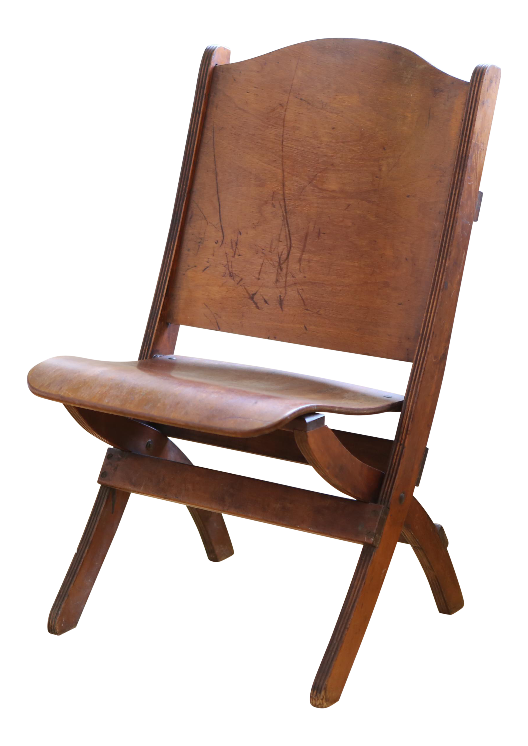 vintage wooden folding chairs        
        <figure class=