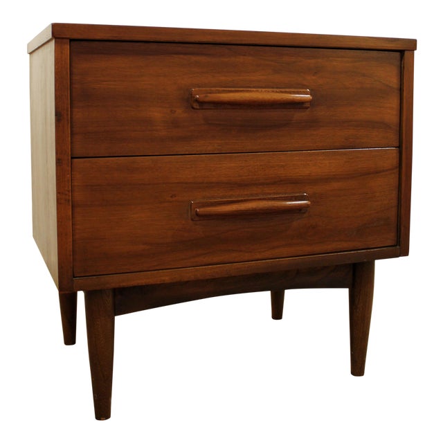 Mid-Century Danish Modern 2-Drawer Walnut Nightstand/End ...