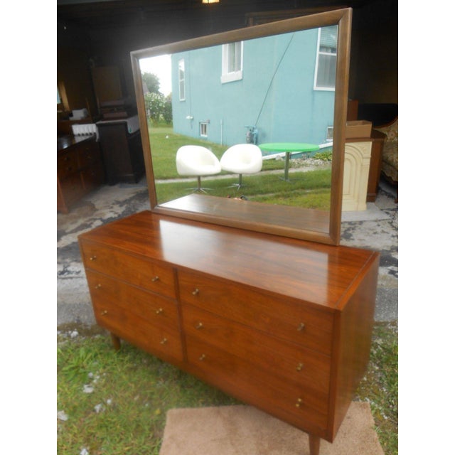Mid-Century Modern Gunstock Walnut 6 Drawer Dresser W ... (640 x 640 Pixel)