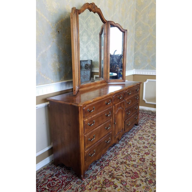 Ethan Allen French Country Bedroom Triple Dresser & Tri ...