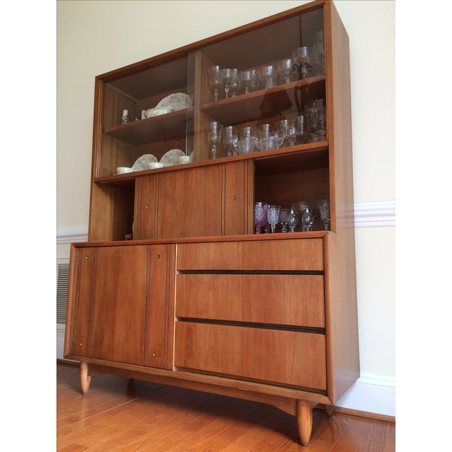 Kroehler Mid-Century Modern China Cabinet | Chairish