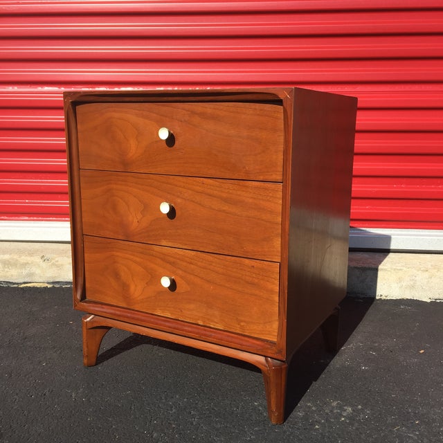 Mid Century Modern Three Drawer Night Stand Chairish