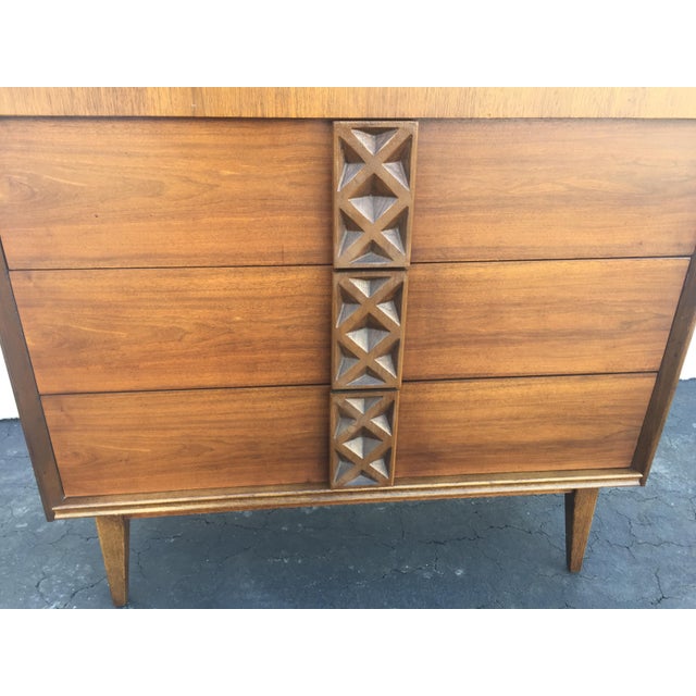 Bassett Mid-Century Chest of Drawers | Chairish