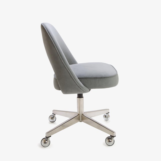 Saarinen for Knoll Executive Armless Chair in Gray ...