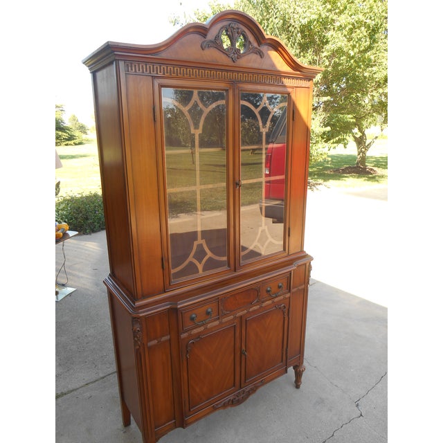 Vintage Bernhardt China Cabinet | Chairish